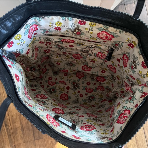 Latico Large leather tote with floral lining. - Picture 2 of 3